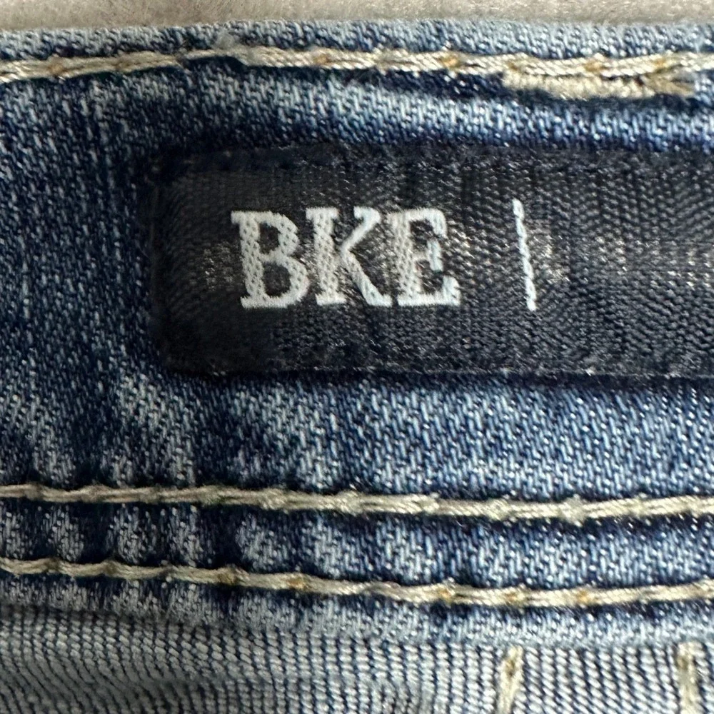 BKE Aiden Jeans Men 30X30 Blue Straight Leg Embroidered Distressed Stretch Denim